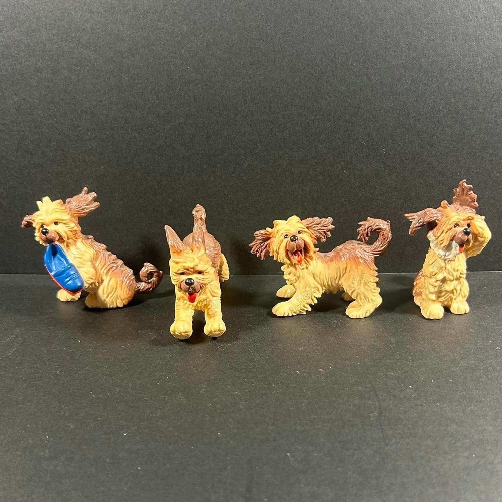 W. Berrie Boomer Dog Figurine Brown Shaggy 1981 Paramount Set 4 Miniatures